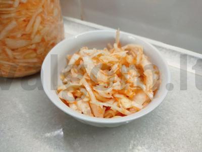 Rūgštaus kopūsto receptas su rožine druska pagrindine nuotrauka