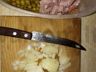 Salotos su žirniais ir šonine namuose Žingsnis 4