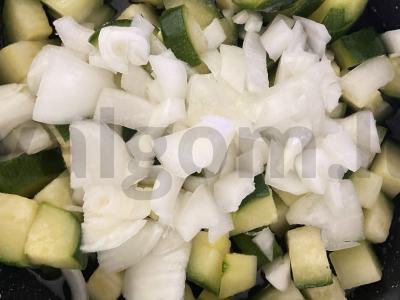 Grikių miltų makaronai su troškintomis daržovėmis Žingsnis 2