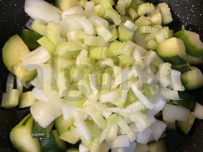 Grikių miltų makaronai su troškintomis daržovėmis Žingsnis 3