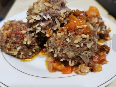 Mėsos ežiukai su ryžiais ir paprikomis pagrindine nuotrauka