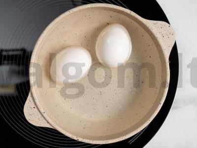 Salotas su pomidorais, sūriu ir česnaku Žingsnis 1