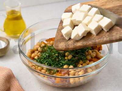 Šiltas salotas su avinžirniais ir moliūgu Žingsnis 6