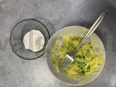 Bulvių blynai su brokoliais Žingsnis 2