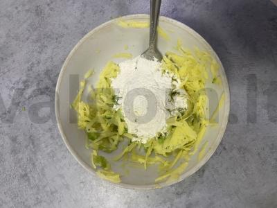 Bulvių blynai su brokoliais Žingsnis 3