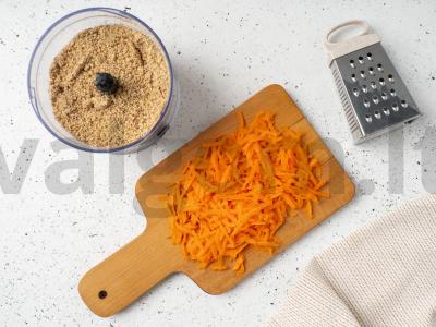 Morkų pyragas su migdolais Žingsnis 1