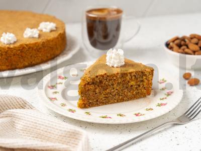 Morkų pyragas su migdolais pagrindine nuotrauka