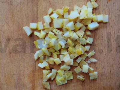 Salotas „Maskvos“ su žirniais Žingsnis 1