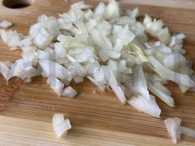 Naminiai virtiniai iš nesaldinto tešlos su raugintais kopūstais Žingsnis 1