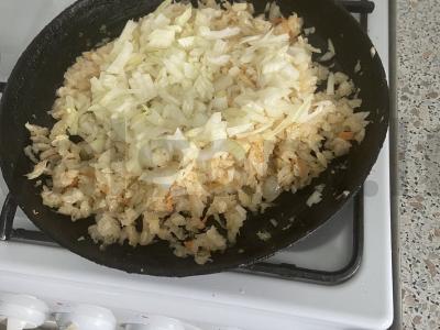 Naminiai virtiniai iš nesaldinto tešlos su raugintais kopūstais Žingsnis 2