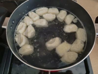 Varškės gnocchi su ištirpintu sviestu Žingsnis 7