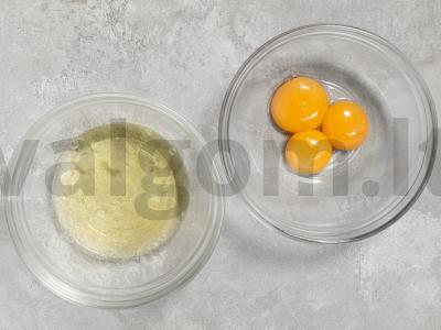 Purūs azijietiškas omletas mikrobangų krosnelėje Žingsnis 1