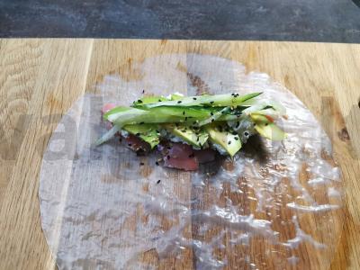 Sūrio ritinėliai su lašiša ir agurku Žingsnis 4