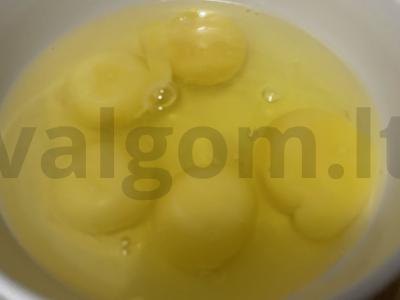 Kiaušinienė su šonine ir žolelėmis Žingsnis 3