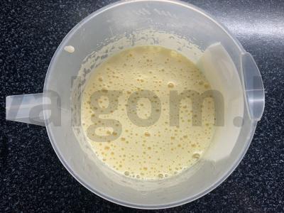 Kefyro pyragas su mėlynėmis Žingsnis 3