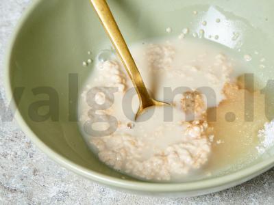 Sluoksniuota tešla kruasanams Žingsnis 1