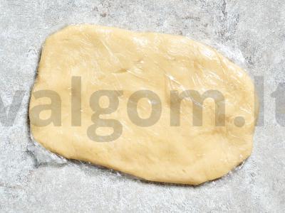 Sluoksniuota tešla kruasanams Žingsnis 6