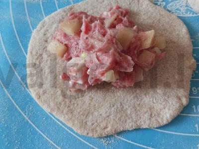 Belyaši su jautiena, bulvėmis ir juodaisiais sezamais Žingsnis 9