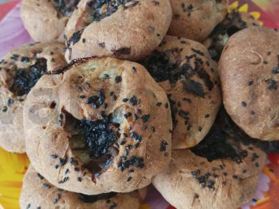 Belyaši su jautiena, bulvėmis ir juodaisiais sezamais pagrindine nuotrauka