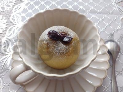 Garinti obuoliai su razinomis pagrindine nuotrauka