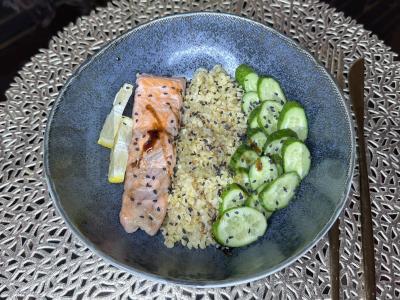 Poke dubuo su upėtakiu ir bulguru pagrindine nuotrauka