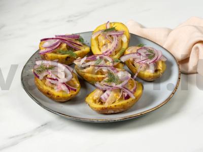 Užkandis iš bulvių ir silkių šventiniam stalui pagrindine nuotrauka