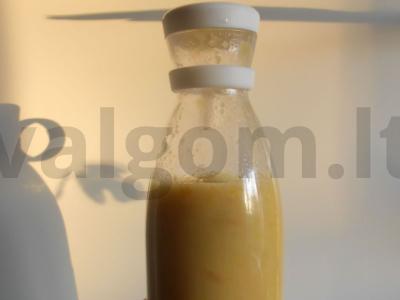 Bananų-nektarinų kokteilis su vandeniu pagrindine nuotrauka