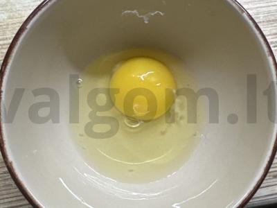 Keksas su kakava mikrobangų krosnelėje Žingsnis 1