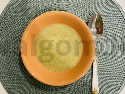 Grybų sriuba-pyragas pietums pagrindine nuotrauka