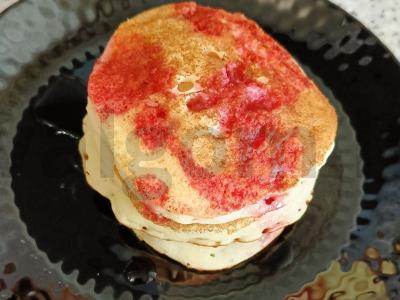 Pankekai su kefyru ir ryžių miltais pagrindine nuotrauka