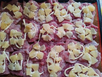 Mėsa „Prancūziškai“ su ananasų gabaliukais Žingsnis 2