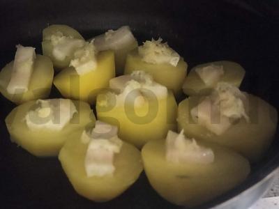 Bulvės, keptos su šonine ir česnaku Žingsnis 4