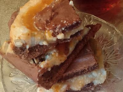 Brownie su varškės ir vaisių įdaru pagrindine nuotrauka