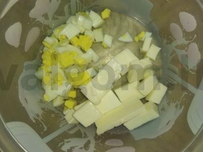 Sumuštiniai su šprotų, lydytu sūriu ir česnaku Žingsnis 2