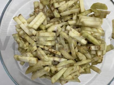 Keptų baklažanų ir marinuotų svogūnų salotas Žingsnis 1