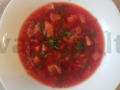 Nuostabus mėsos borščas pagrindine nuotrauka