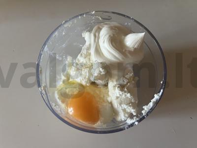 Švelniausia varškės apkepas be miltų Žingsnis 1