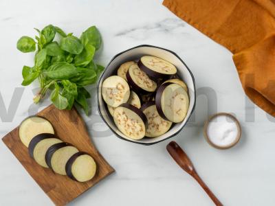 Baklažanai parmezano Žingsnis 1