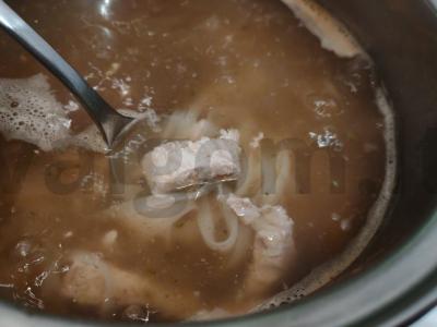 Namų „Pho Bo“ sriuba su ryžių makaronais Žingsnis 6