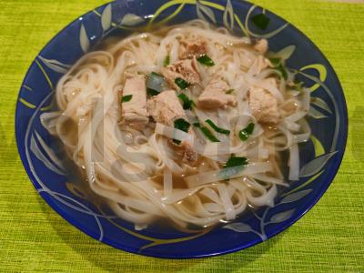 Namų „Pho Bo“ sriuba su ryžių makaronais pagrindine nuotrauka