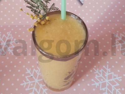 Apelsinų ir obuolių smoothie su makadamijų arbata pagrindine nuotrauka
