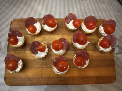 Sūrio ir dešros užkandžių taurėlės Žingsnis 6