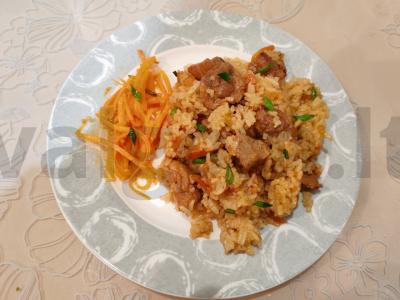 Jazminų ryžiai su mėsa pagrindine nuotrauka