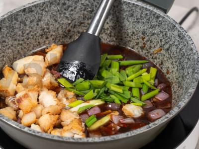 Azijietiška imbiero žuvis su žaliu svogūnu Žingsnis 8