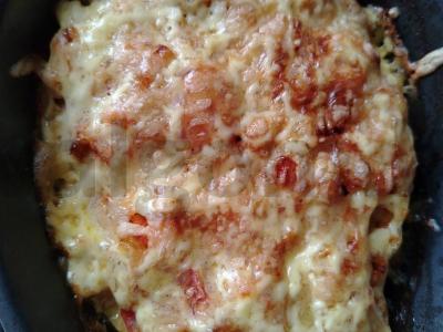 Lengva užkepėlė su vištienos filė, pomidorais ir bulvėmis pagrindine nuotrauka