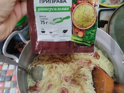 Spagečiai su dešrelėmis ir šonine grietinėlės padaže Žingsnis 5