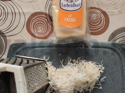 Spagečiai su dešrelėmis ir šonine grietinėlės padaže Žingsnis 6