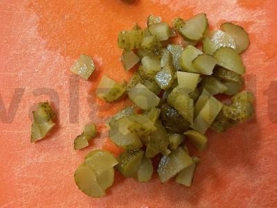 Salotas su pupelėmis ir marinuotais agurkais Žingsnis 3