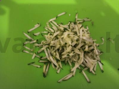 Salotas su daržovėmis, sūriu ir avižų sėlenomis Žingsnis 2