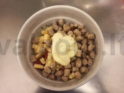 Salotas su daržovėmis, sūriu ir avižų sėlenomis Žingsnis 4